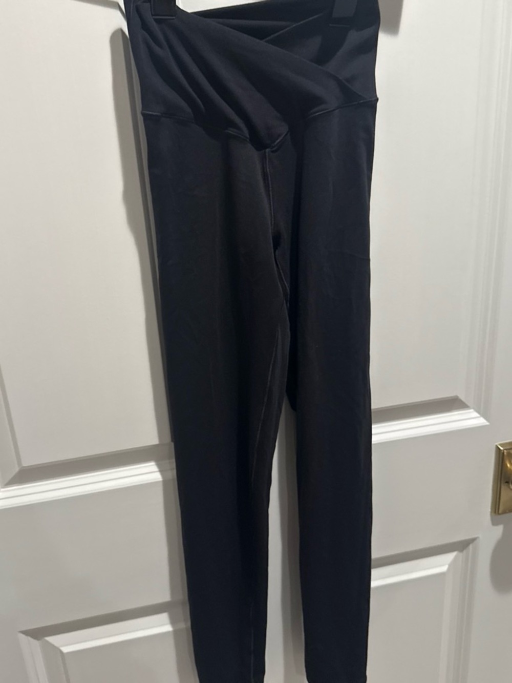 aerie Black High-Rise Crossover Waist Leggings